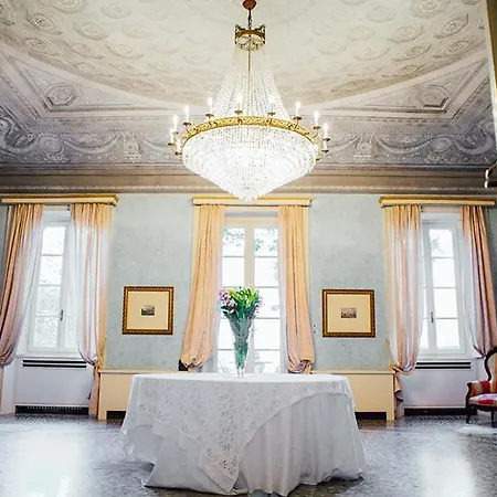 Sleeps 17 With Pool And Air Con Apartment Como