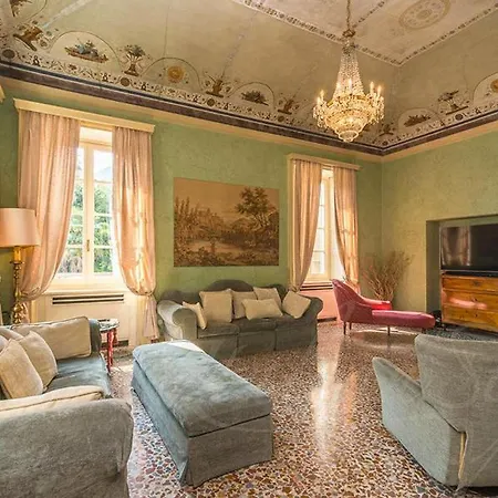 Sleeps 17 With Pool And Air Con Apartment