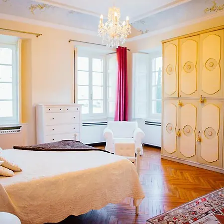 Apartment Sleeps 17 With Pool And Air Con Como