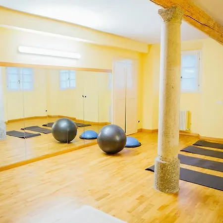 Sleeps 17 With Pool And Air Con Apartment *