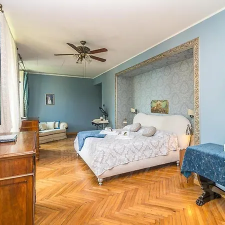 Apartment Sleeps 17 With Pool And Air Con *