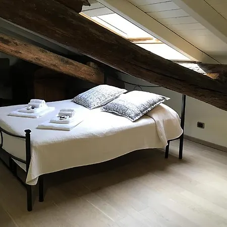 Apartment Sleeps 17 With Pool And Air Con Como
