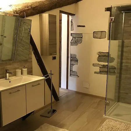 Sleeps 17 With Pool And Air Con *