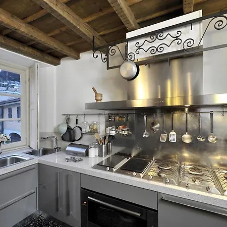 Sleeps 17 With Pool And Air Con *