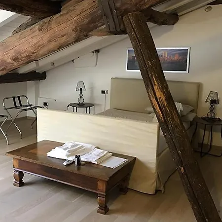 Sleeps 17 With Pool And Air Con
